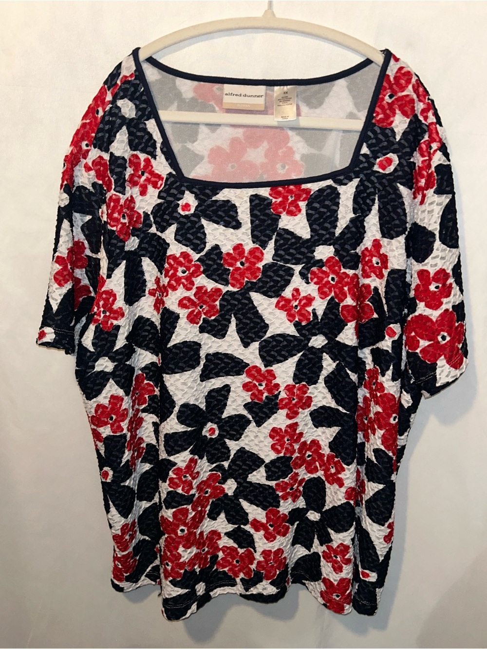 Alfred Dunner Women's White Red & Navy Floral Textured Top